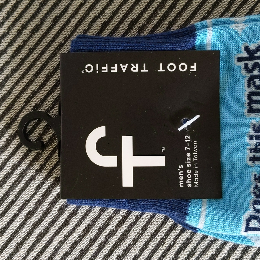 NWT Men's novelty sock - Picture 3 of 5